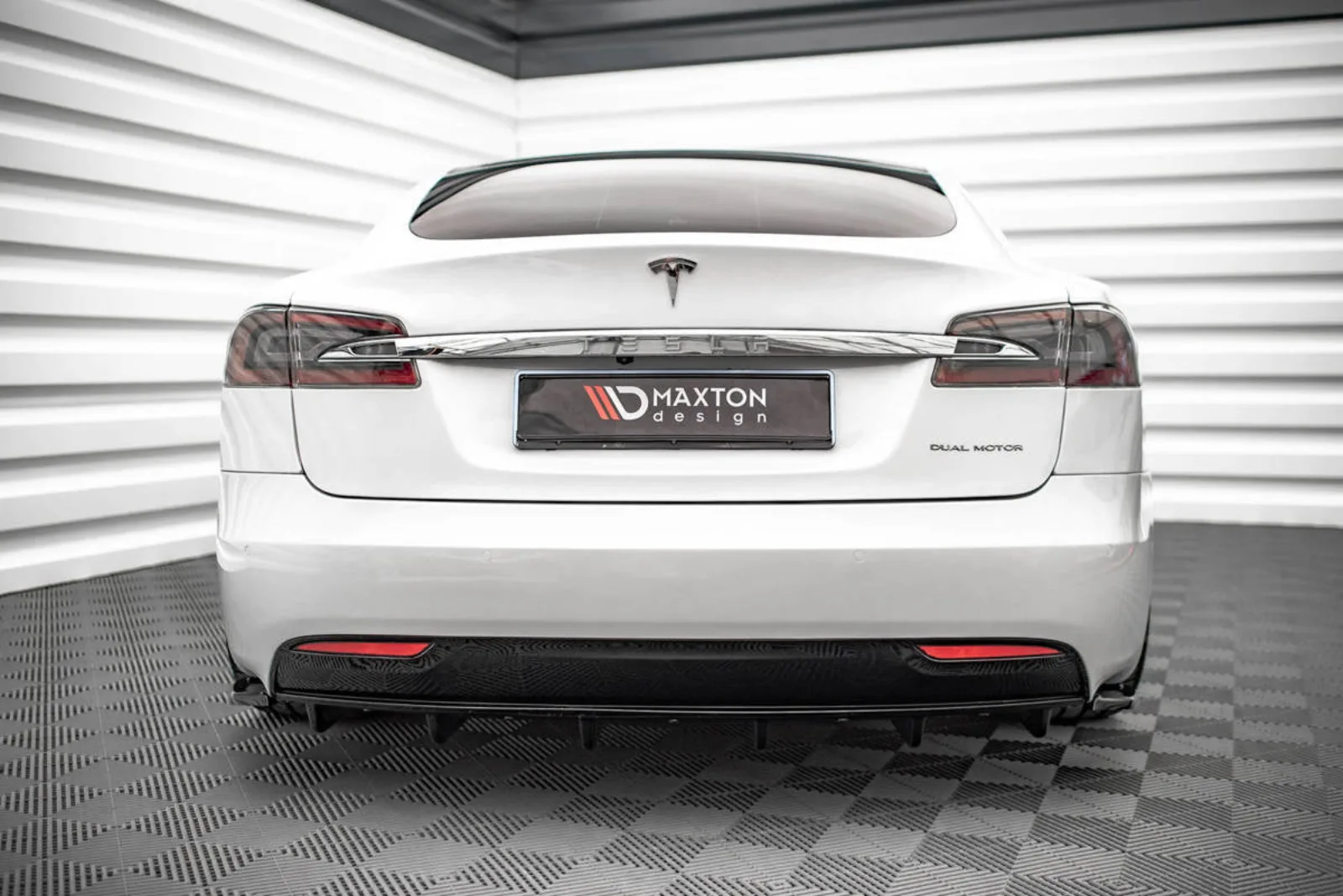 Rear Valance compatible with Tesla Model S Facelift