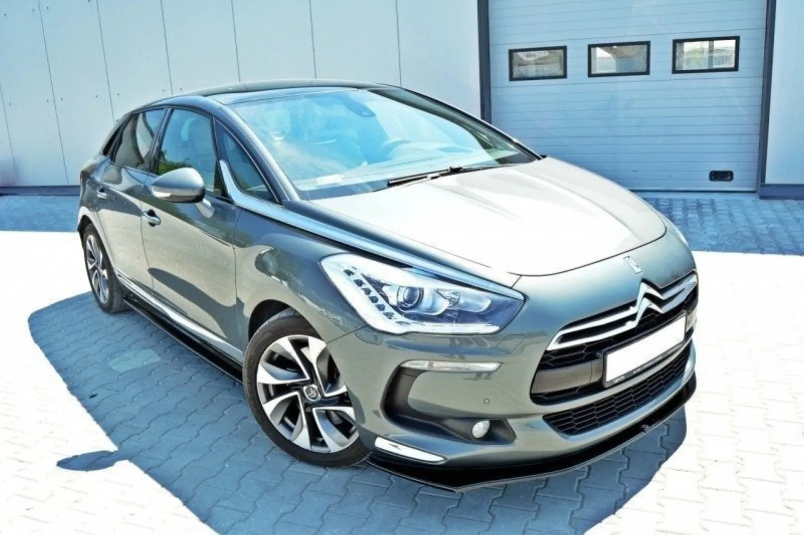 Front Splitter V.2 compatible with Citroen DS5