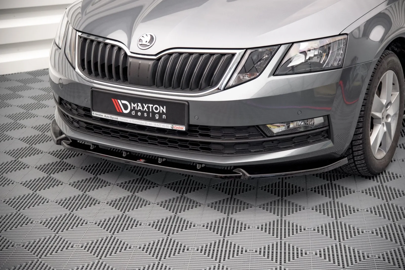 Front Splitter V.1 compatible with Skoda Octavia Mk3 Facelift