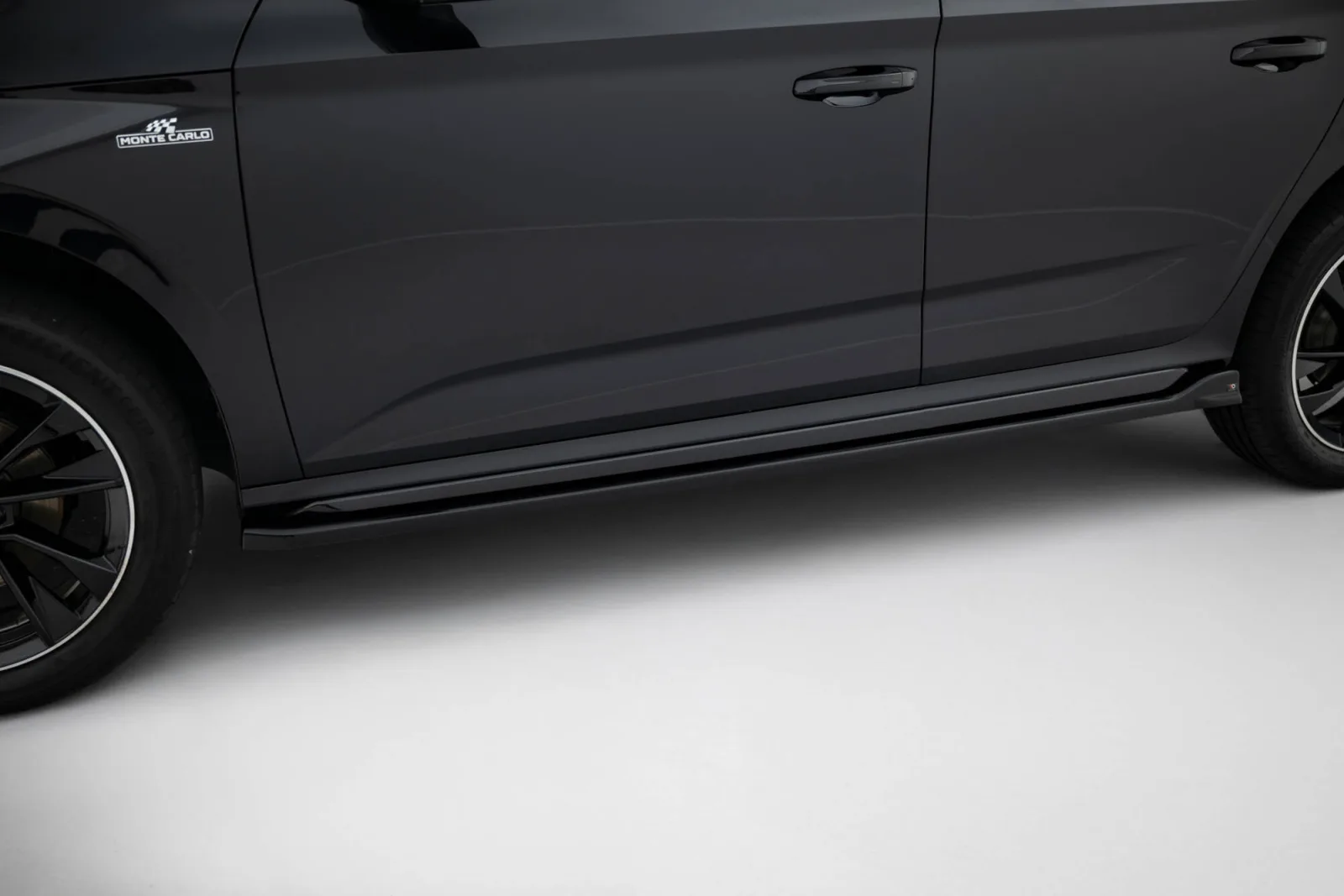 Side Skirts Diffusers compatible with Skoda Kamiq Monte Carlo Mk1 Facelift