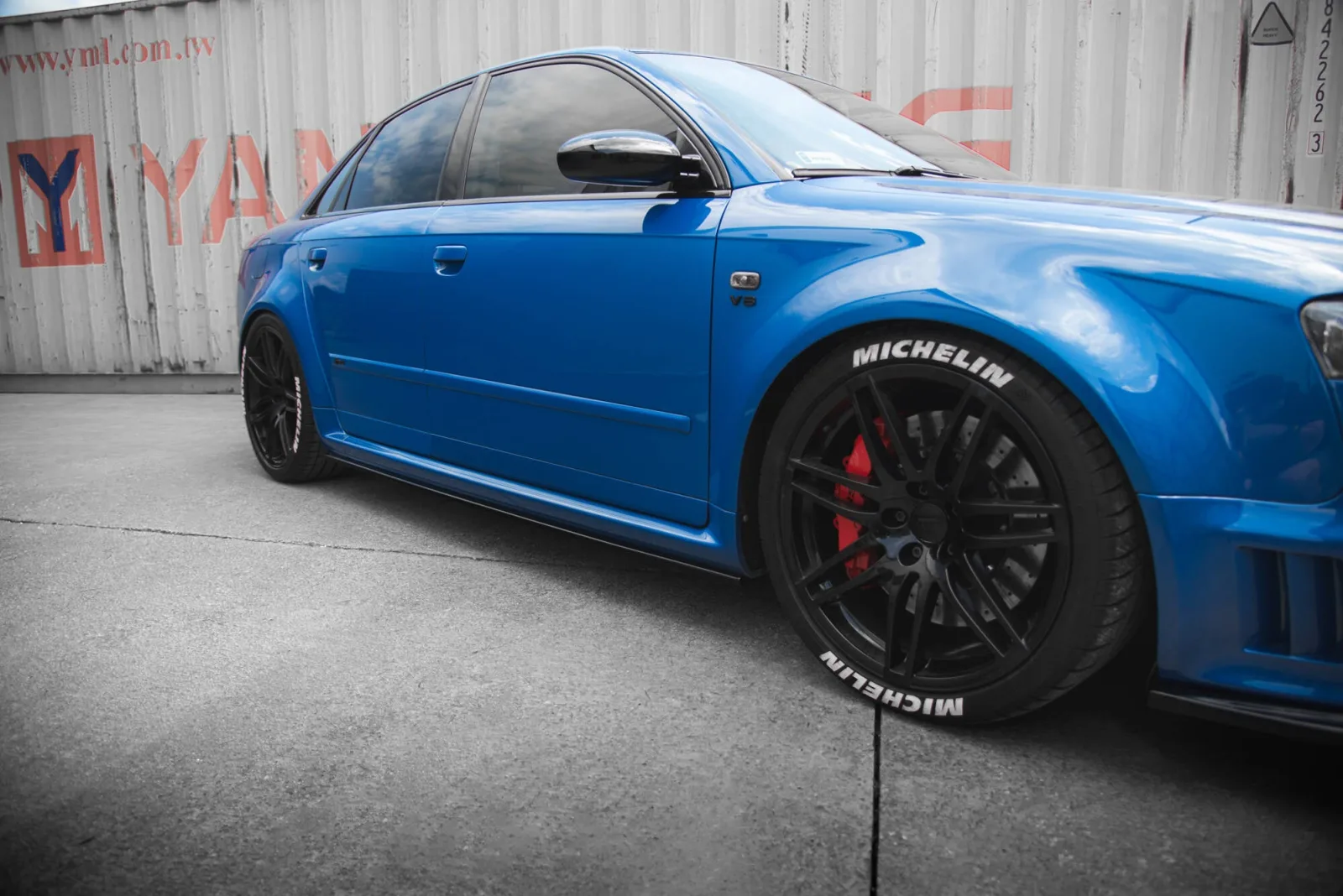 Side Skirts Diffusers compatible with Audi RS4 B7