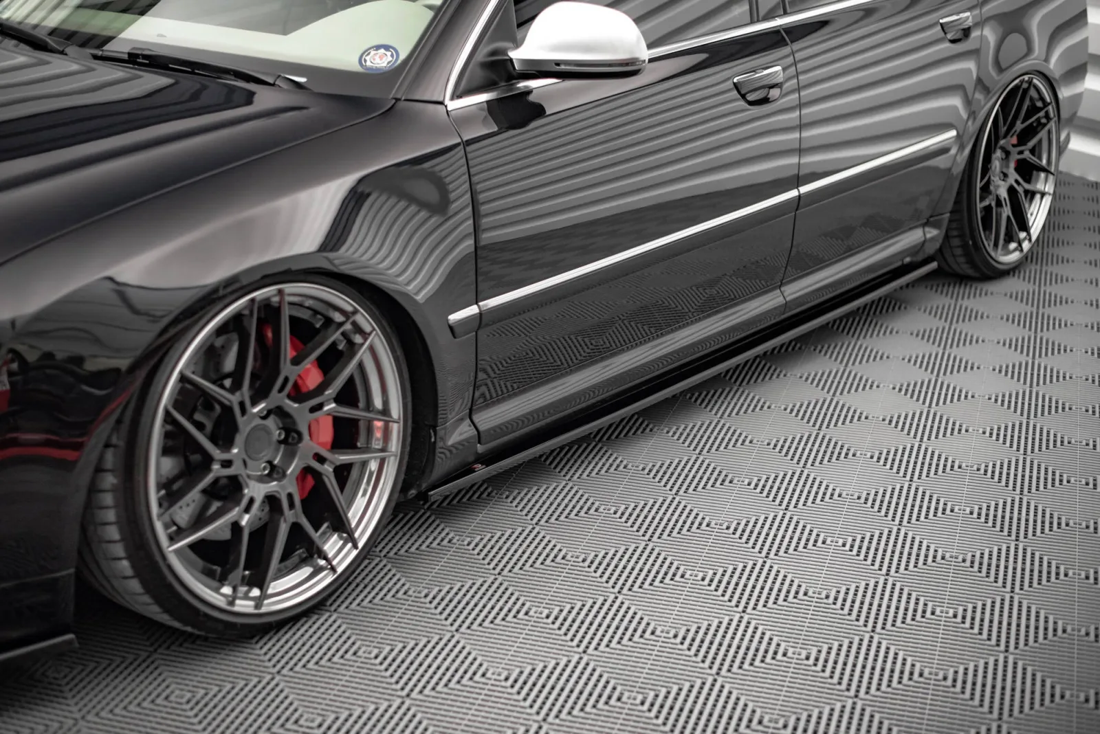 Side Skirts Diffusers compatible with Audi S8 D3