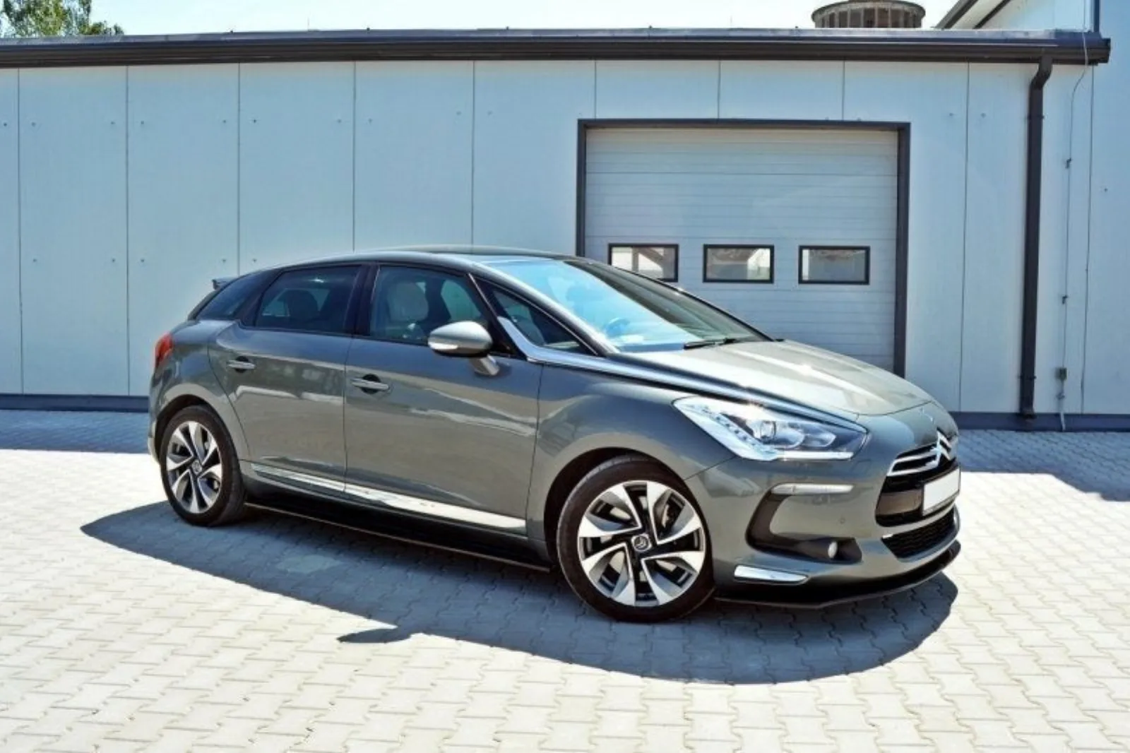 Side Skirts Diffusers compatible with Citroen DS5