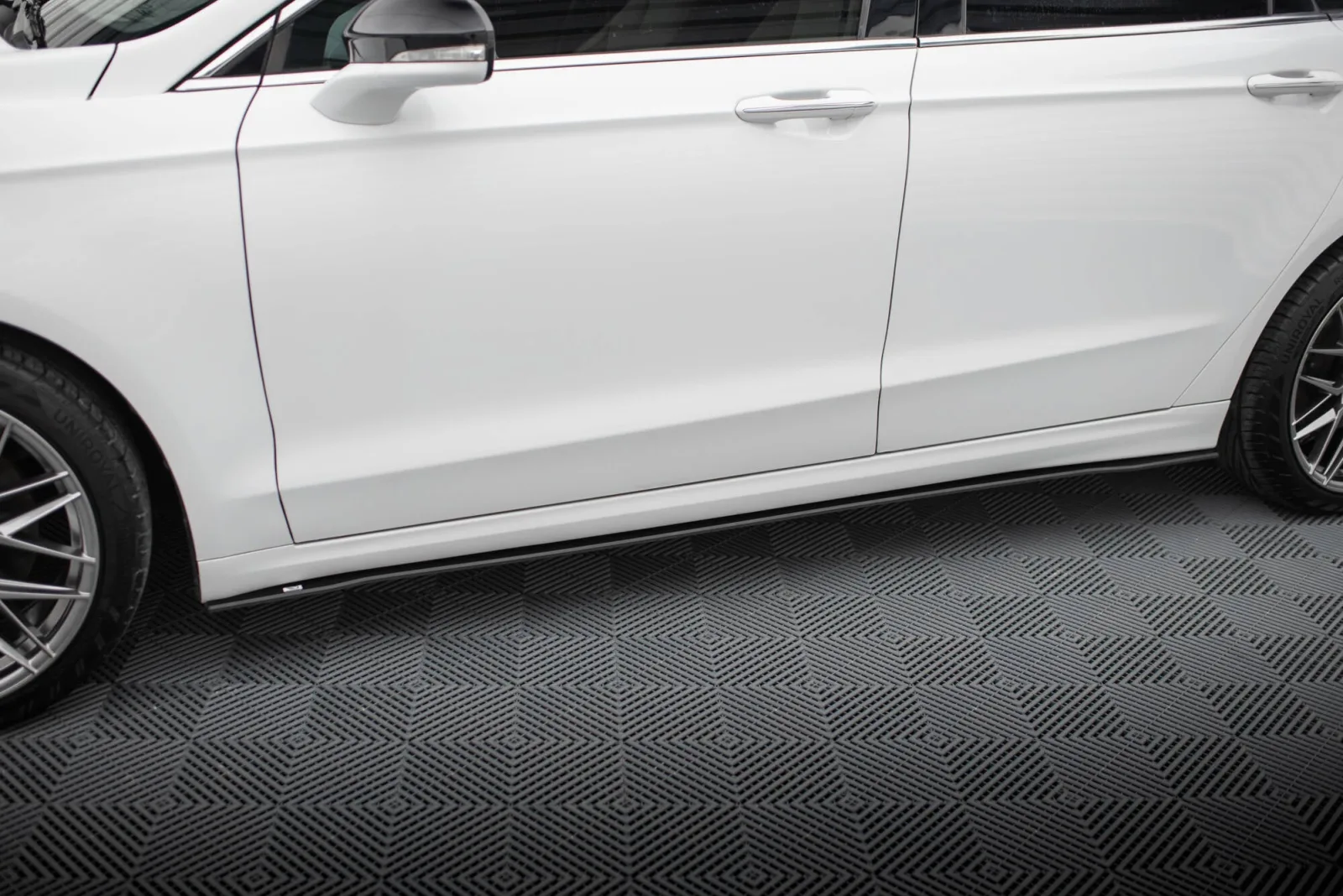 Side Skirts Diffusers Street Pro compatible with Ford Mondeo Sport Mk5 Facelift / Fusion Sport Mk2 Facelift