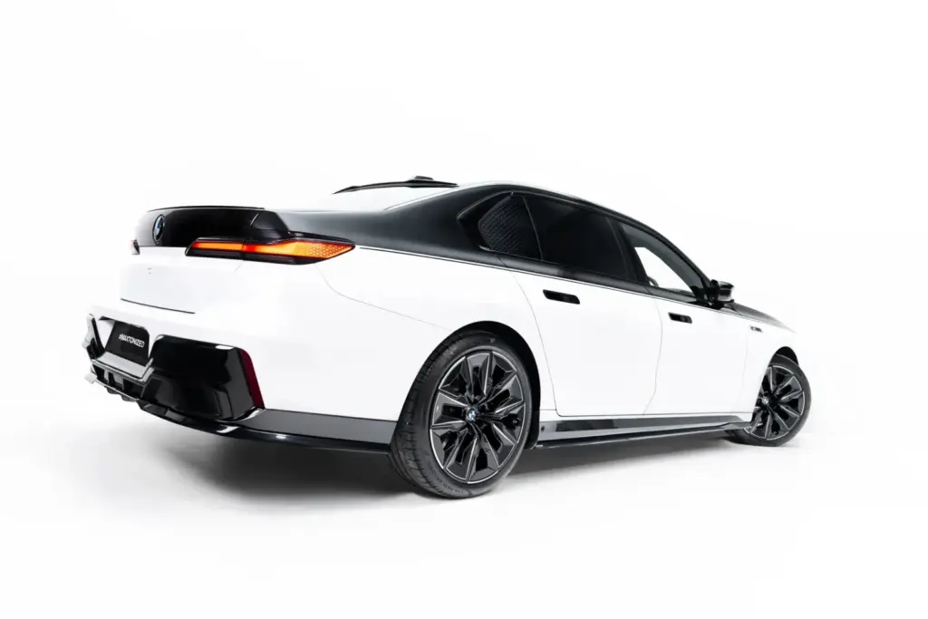 Side Skirts Diffusers V.2 compatible with BMW i7 e-Drive50 M-Pack / i7 x-Drive60 M-Pack / i7 M70 xDrive M-Pack G70