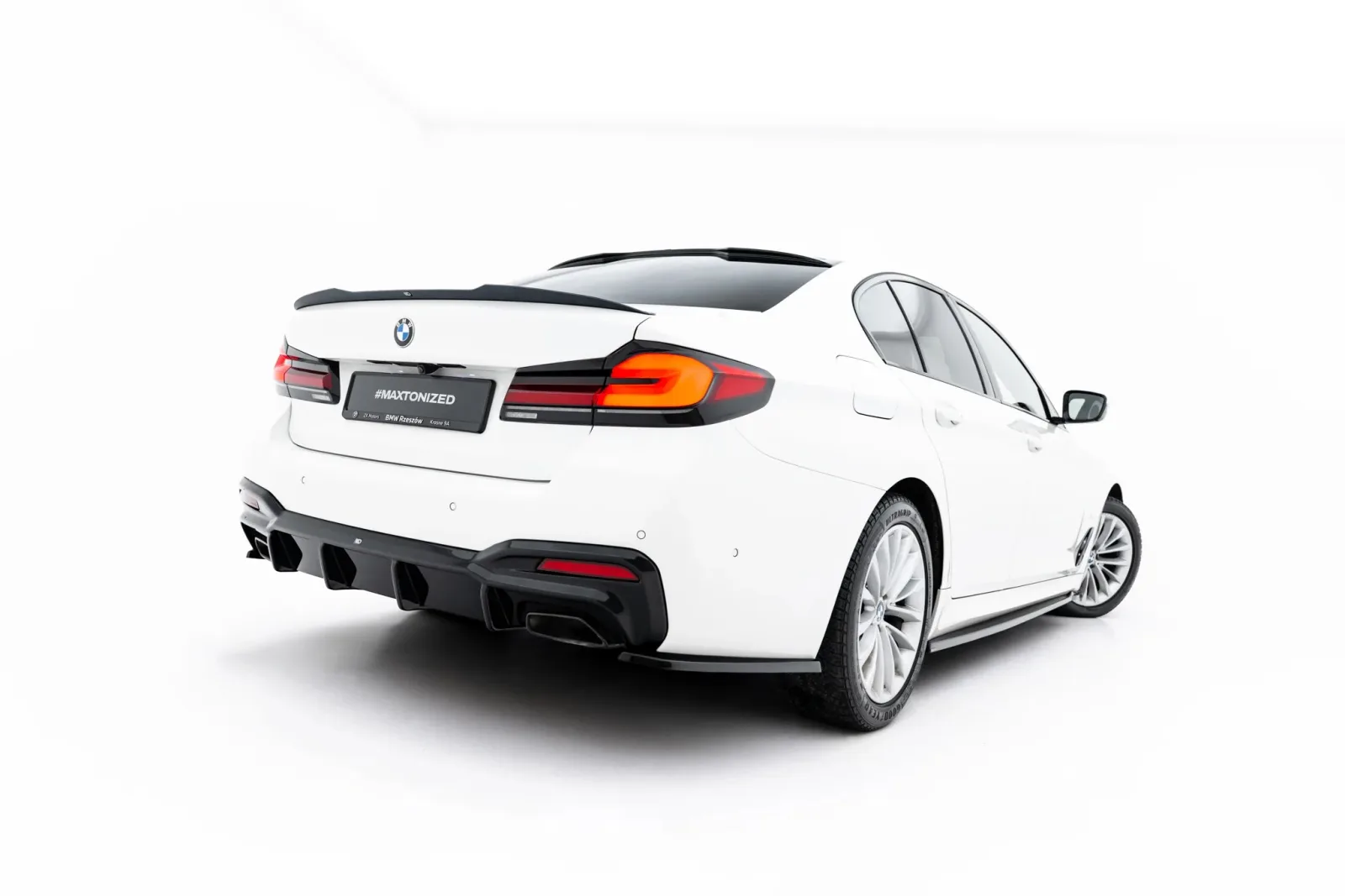 Rear Valance compatible with BMW 5 M-Pack Sedan / Touring G30 / G31 / G30 Facelift / G31 Facelift