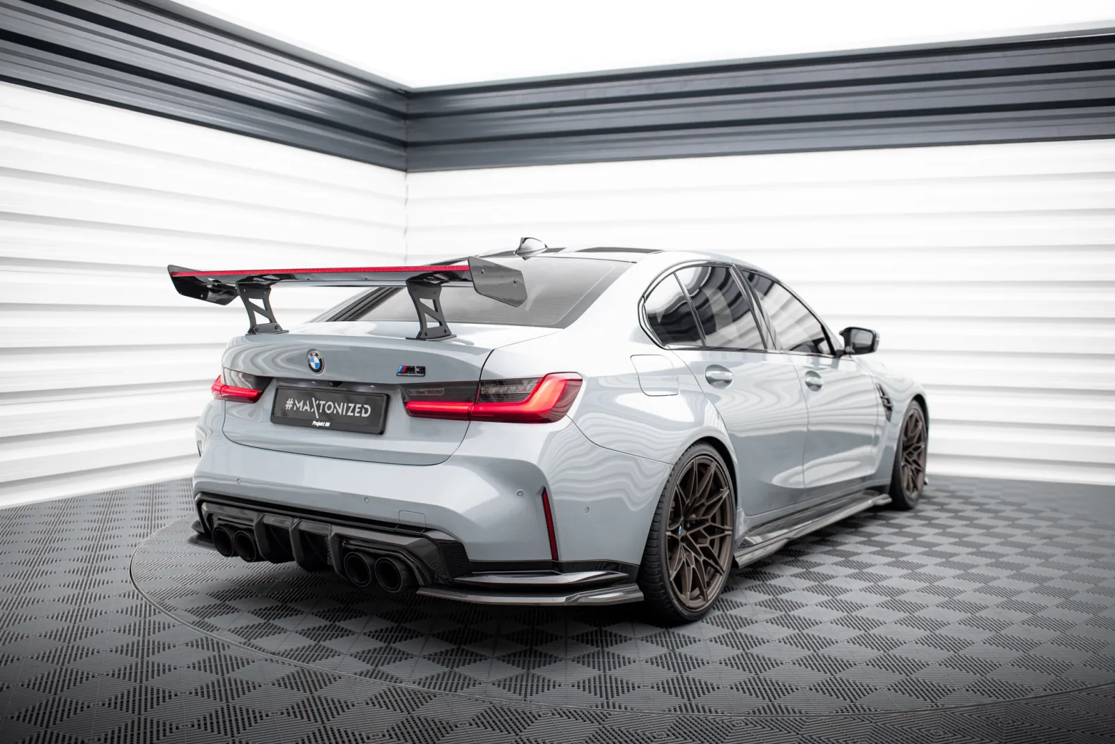 Carbon Spoiler With Internal Brackets + LED compatible with BMW BMW M3 G80 / M340i G20 / 3 M-Pack G20 / 3 Standard G20