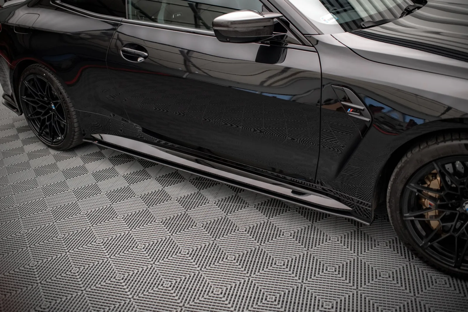 Side Skirts Diffusers Street Pro compatible with BMW M4 G82