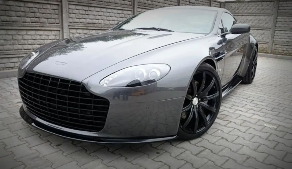 Front Bumper compatible with Aston Martin V8 Vantage