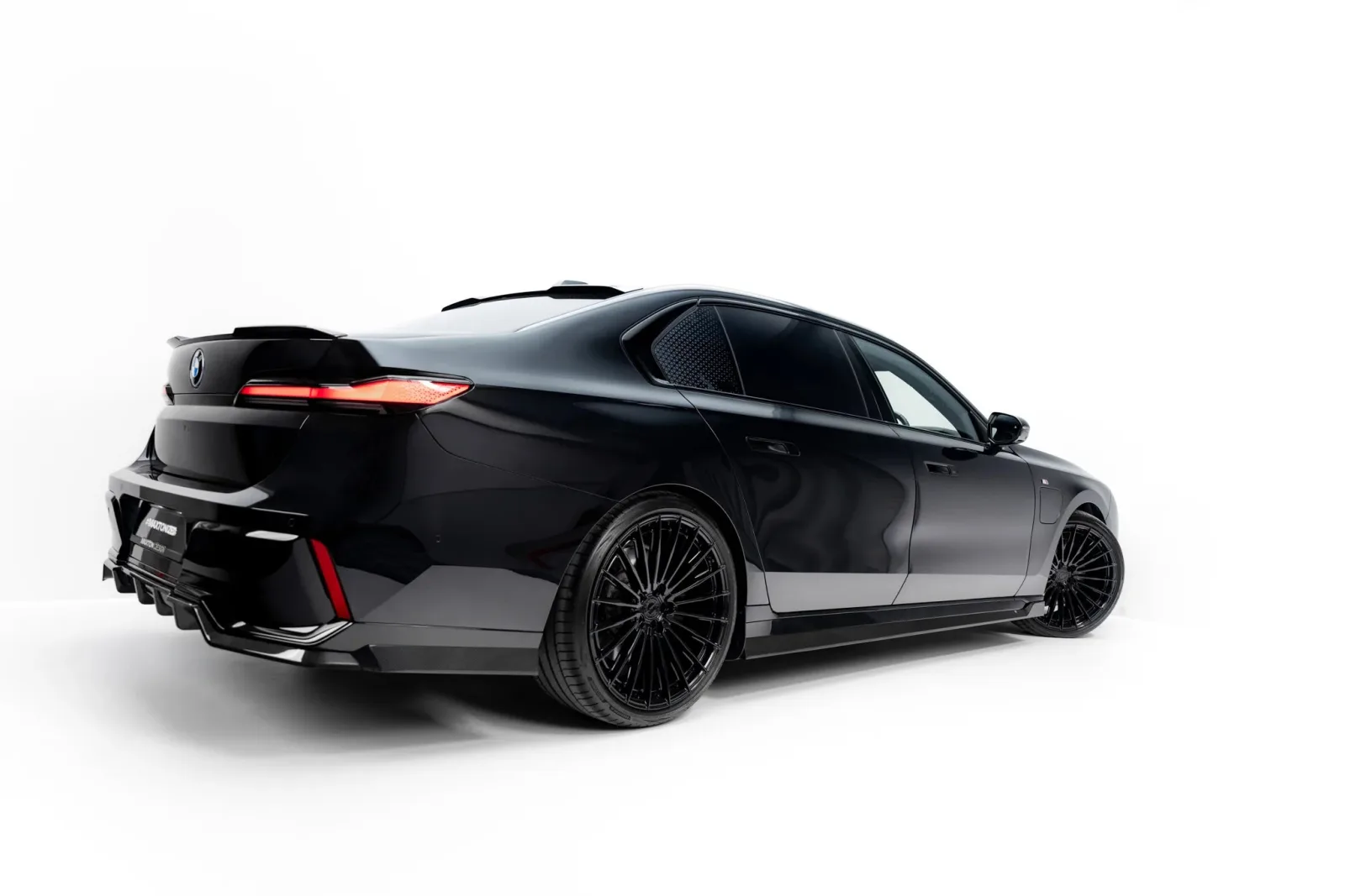 Prepreg Carbon Side Splitters compatible with BMW 7 M-Pack / M760e / i7 M-Pack G70