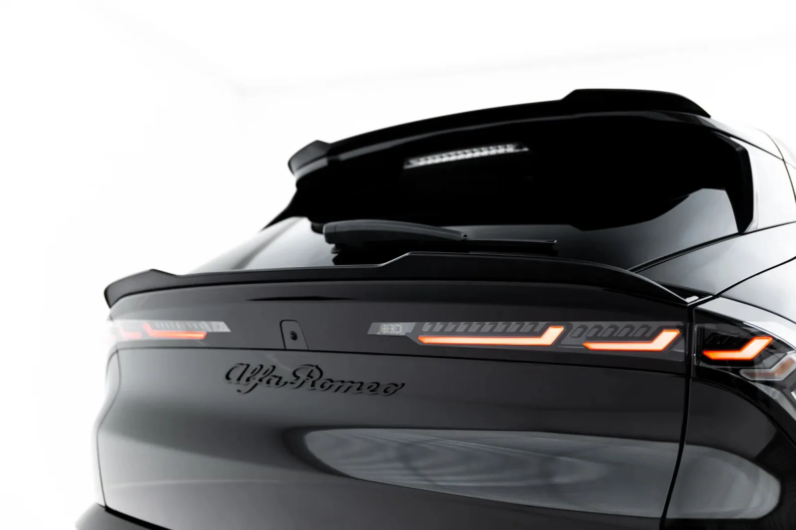 Lower Spoiler Cap compatible with Alfa Romeo Junior Mk1